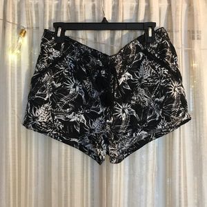 Rewind (Macy’s) Linen Shorts (XL)